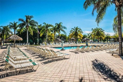 Condo in Land O' Lakes, Florida, 2 bedrooms  № 2097714 - photo 6