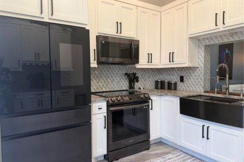 Condo in Land O' Lakes, Florida, 2 bedrooms  № 2097714 - photo 14