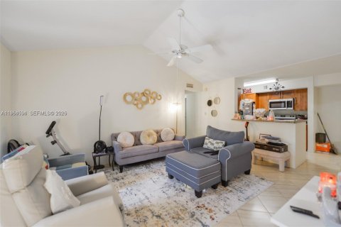 Copropriété à vendre à Coral Springs, Floride: 2 chambres, 92.9 m2 № 2010918 - photo 9