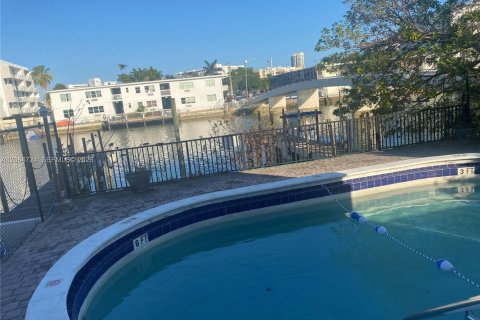Appartement à louer à Miami Beach, Floride: 1 chambre, 67.82 m2 № 2282100 - photo 17