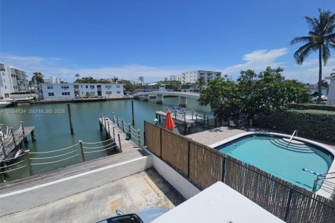 Appartement à louer à Miami Beach, Floride: 1 chambre, 67.82 m2 № 2282100 - photo 4