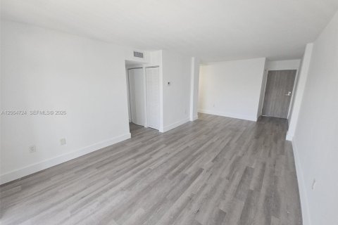 Appartement à louer à Miami Beach, Floride: 1 chambre, 67.82 m2 № 2282100 - photo 6