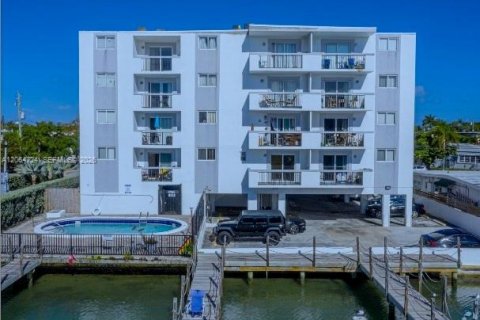 Appartement à louer à Miami Beach, Floride: 1 chambre, 67.82 m2 № 2282100 - photo 18