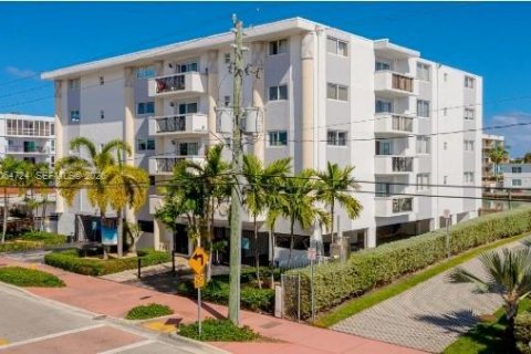 Appartement à louer à Miami Beach, Floride: 1 chambre, 67.82 m2 № 2282100 - photo 19