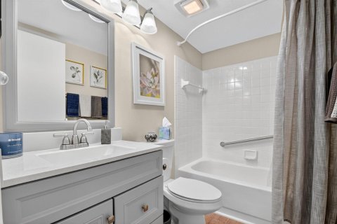 Condo in Lake Worth, Florida, 2 bedrooms  № 2081764 - photo 11