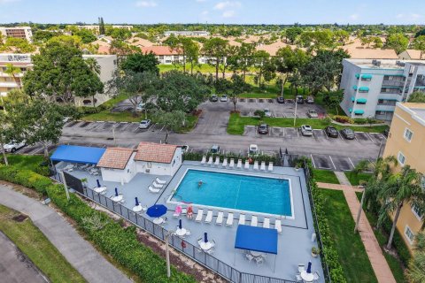 Condo in Lake Worth, Florida, 2 bedrooms  № 2081764 - photo 15
