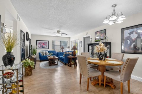 Condo in Lake Worth, Florida, 2 bedrooms  № 2081764 - photo 2