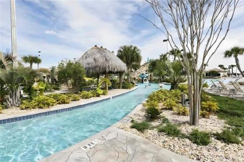 House in Davenport, Florida 5 bedrooms, 286.23 sq.m. № 1901323 - photo 22