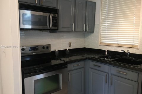 Copropriété à louer à North Bay Village, Floride: 1 chambre, 57.6 m2 № 2036031 - photo 5