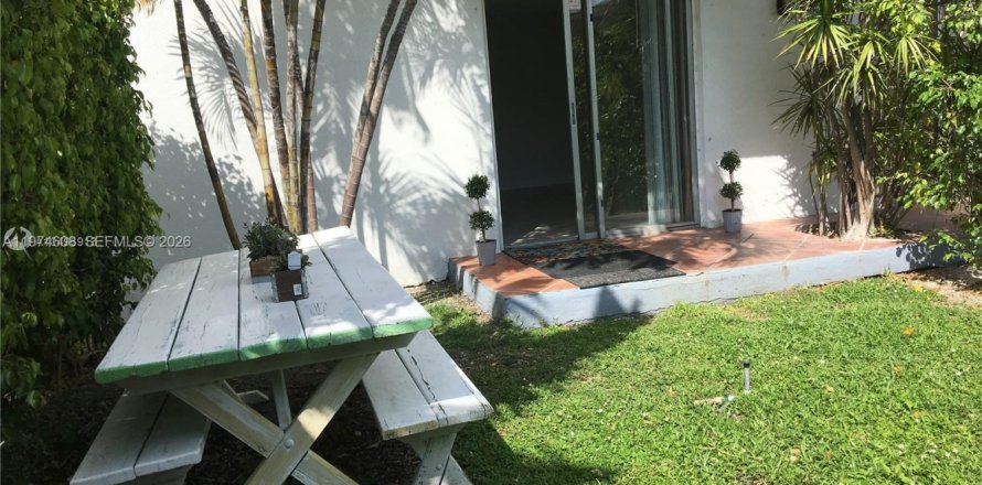 Condo à North Bay Village, Floride, 1 chambre  № 2036031