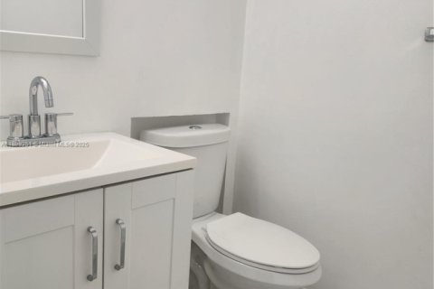 Apartment in Miami, Florida 1 bedroom, 81.1 sq.m. № 1952463 - photo 6