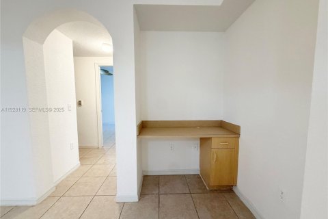 Copropriété à louer à North Lauderdale, Floride: 2 chambres, 96.15 m2 № 1987379 - photo 5