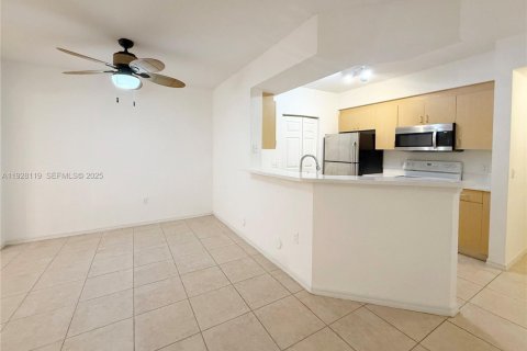 Copropriété à louer à North Lauderdale, Floride: 2 chambres, 96.15 m2 № 1987379 - photo 6