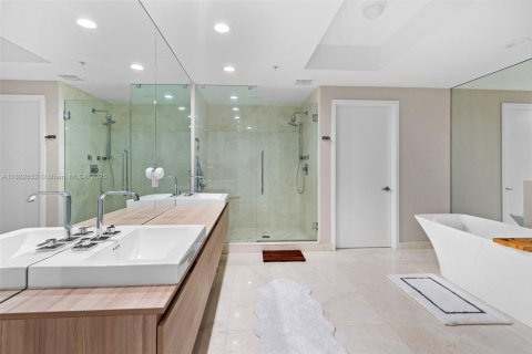 Condominio en venta en North Miami Beach, Florida, 3 dormitorios, 222.04 m2 № 1929634 - foto 20