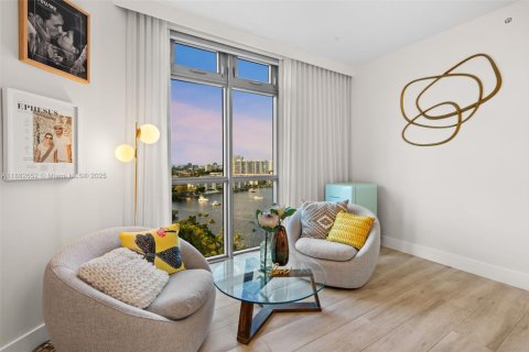 Condominio en venta en North Miami Beach, Florida, 3 dormitorios, 222.04 m2 № 1929634 - foto 18