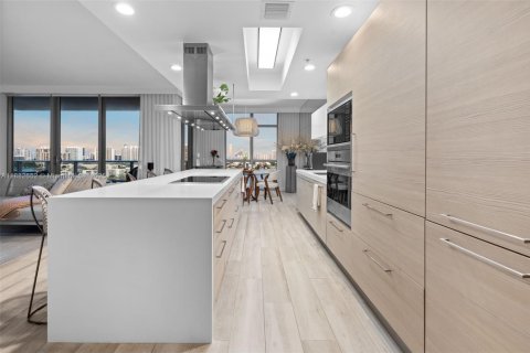 Condominio en venta en North Miami Beach, Florida, 3 dormitorios, 222.04 m2 № 1929634 - foto 10