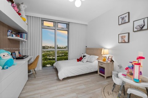 Condominio en venta en North Miami Beach, Florida, 3 dormitorios, 222.04 m2 № 1929634 - foto 24