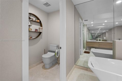 Condominio en venta en North Miami Beach, Florida, 3 dormitorios, 222.04 m2 № 1929634 - foto 23