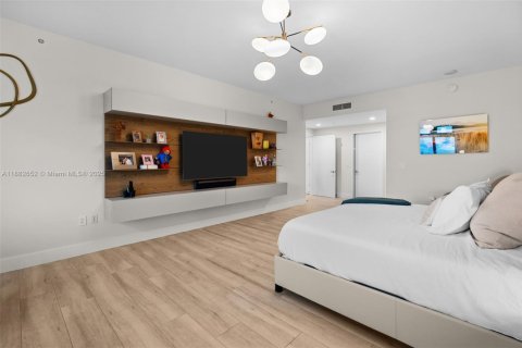 Condominio en venta en North Miami Beach, Florida, 3 dormitorios, 222.04 m2 № 1929634 - foto 16