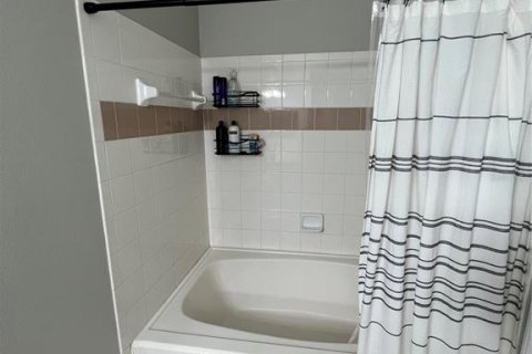 Condominio en alquiler en Sarasota, Florida, 1 dormitorio, 76.37 m2 № 2107558 - foto 12
