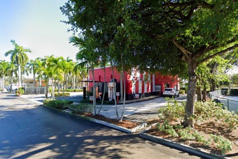 Propiedad comercial en venta en Miami Lakes, Florida № 1985514 - foto 2