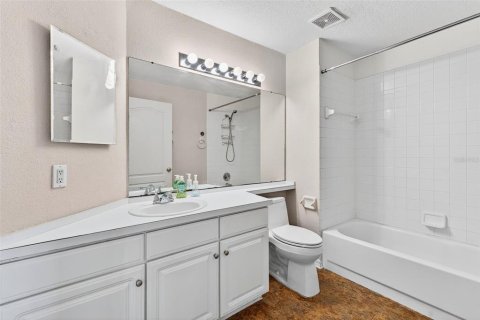 House in Tampa, Florida 3 bedrooms, 171.68 sq.m. № 1844696 - photo 22