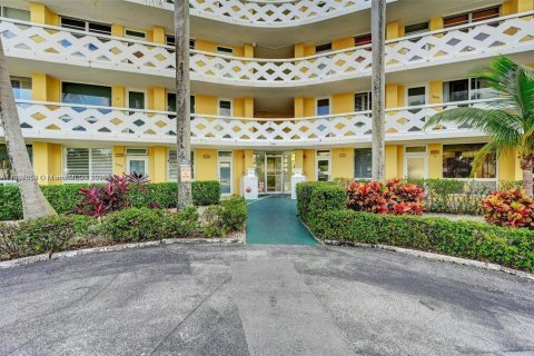 Condominio en venta en Fort Lauderdale, Florida, 2 dormitorios, 60.39 m2 № 1964609 - foto 14