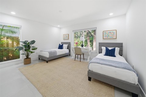 Casa en venta en Miami, Florida, 4 dormitorios, 232.81 m2 № 2002262 - foto 20