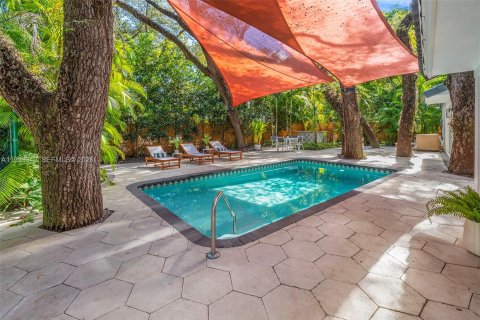 Casa en venta en Miami, Florida, 4 dormitorios, 232.81 m2 № 2002262 - foto 27