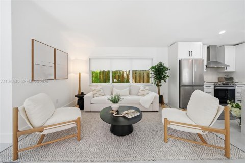 Casa en venta en Miami, Florida, 4 dormitorios, 232.81 m2 № 2002262 - foto 17