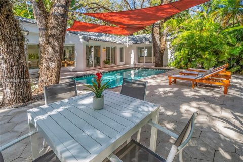 Casa en venta en Miami, Florida, 4 dormitorios, 232.81 m2 № 2002262 - foto 28