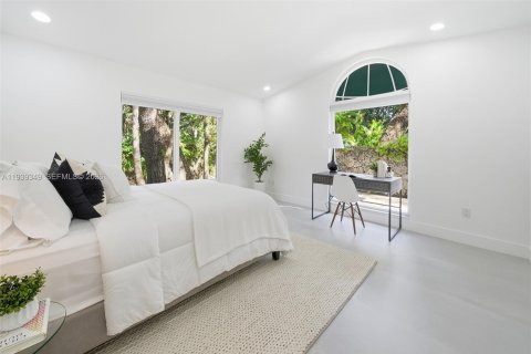 Casa en venta en Miami, Florida, 4 dormitorios, 232.81 m2 № 2002262 - foto 18