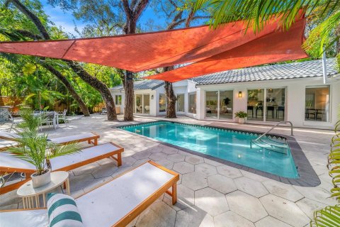 Casa en venta en Miami, Florida, 4 dormitorios, 232.81 m2 № 2002262 - foto 4