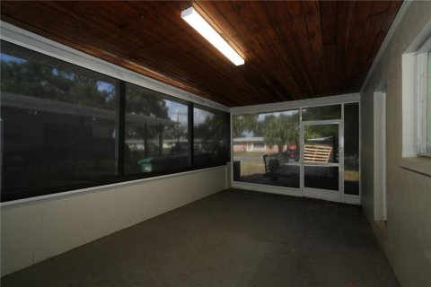 House in Tampa, Florida 3 bedrooms, 117.89 sq.m. № 2203297 - photo 15