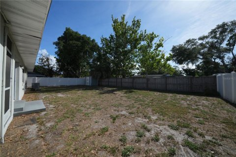 House in Tampa, Florida 3 bedrooms, 117.89 sq.m. № 2203297 - photo 18