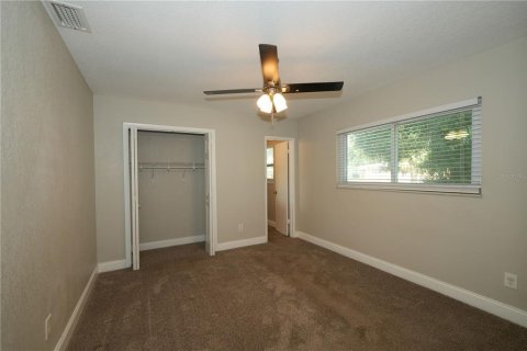 House in Tampa, Florida 3 bedrooms, 117.89 sq.m. № 2203297 - photo 5