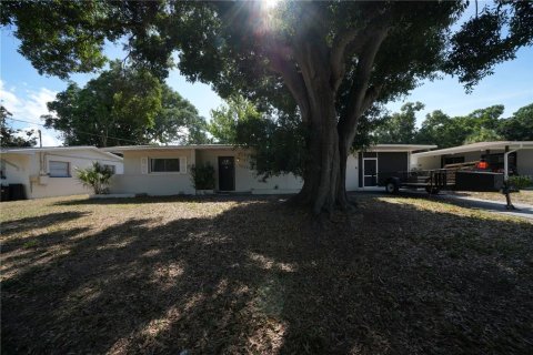 House in Tampa, Florida 3 bedrooms, 117.89 sq.m. № 2203297 - photo 2