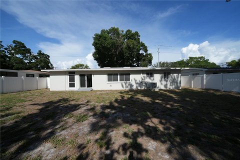 House in Tampa, Florida 3 bedrooms, 117.89 sq.m. № 2203297 - photo 16