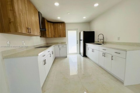 Casa en alquiler en Homestead, Florida, 3 dormitorios, 106.28 m2 № 1975997 - foto 28