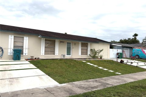 Casa en alquiler en Homestead, Florida, 3 dormitorios, 106.28 m2 № 1975997 - foto 3