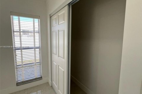 Casa en alquiler en Homestead, Florida, 3 dormitorios, 106.28 m2 № 1975997 - foto 14