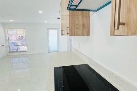 Casa en alquiler en Homestead, Florida, 3 dormitorios, 106.28 m2 № 1975997 - foto 24