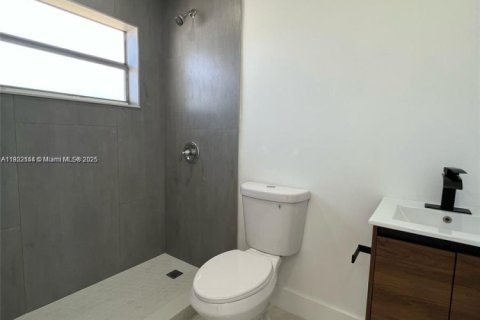 Casa en alquiler en Homestead, Florida, 3 dormitorios, 106.28 m2 № 1975997 - foto 6