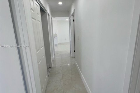 Casa en alquiler en Homestead, Florida, 3 dormitorios, 106.28 m2 № 1975997 - foto 12