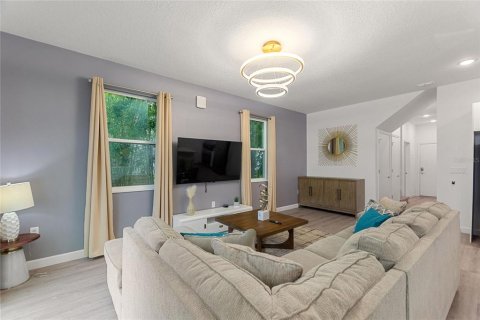 Townhouse in Davenport, Florida 3 bedrooms, 165.18 sq.m. № 1810725 - photo 5