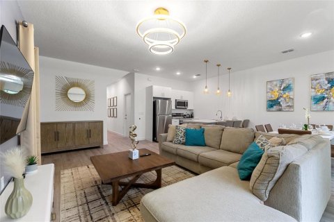 Townhouse in Davenport, Florida 3 bedrooms, 165.18 sq.m. № 1810725 - photo 6