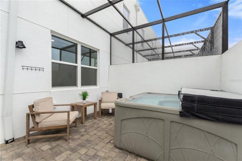 Townhouse in Davenport, Florida 3 bedrooms, 165.18 sq.m. № 1810725 - photo 14