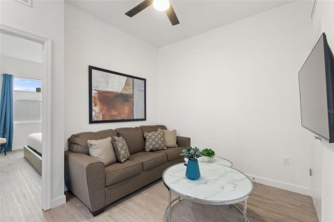 Townhouse in Davenport, Florida 3 bedrooms, 165.18 sq.m. № 1810725 - photo 16