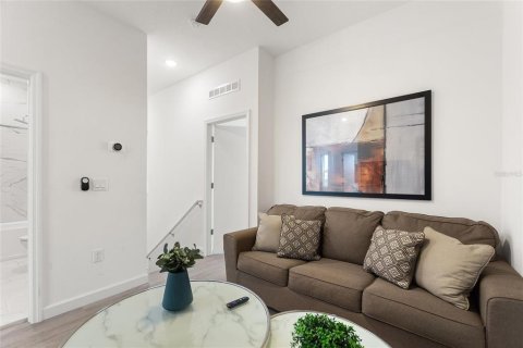 Townhouse in Davenport, Florida 3 bedrooms, 165.18 sq.m. № 1810725 - photo 19