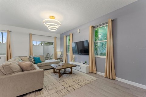 Townhouse in Davenport, Florida 3 bedrooms, 165.18 sq.m. № 1810725 - photo 4